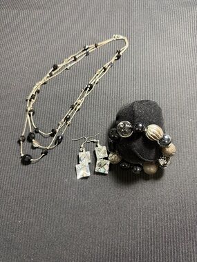 Black and Gold Mixed Bead Bracelet and Necklace Set